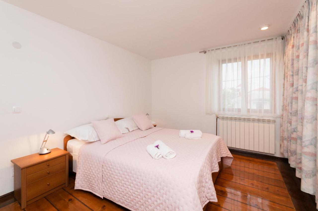 Bepa Apartamento Supetar Exterior foto